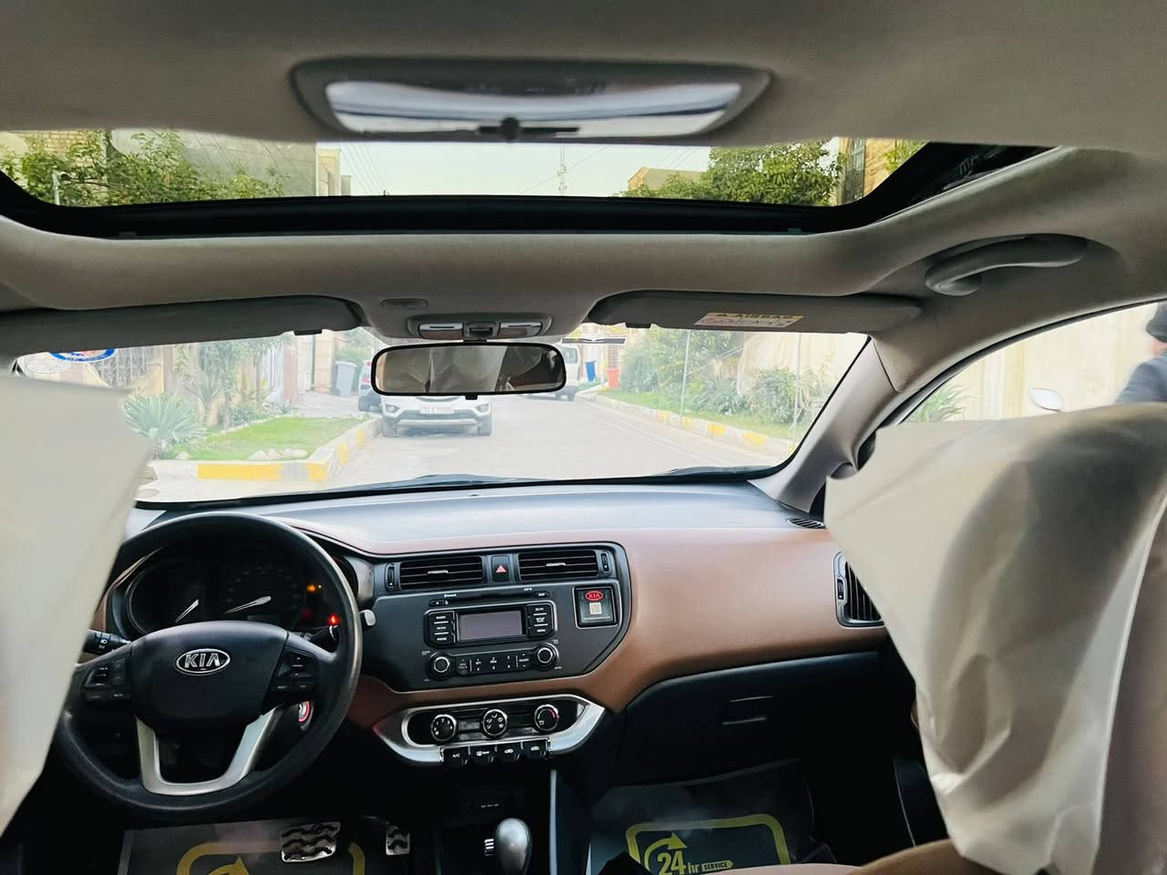 سلام عليكم البيع كيا ريو 2014 مكفولة
السيارة فول مواصفات 
فتحة سقف 

فول تحكم ستيرن 

داخل لونين مرغوب 

محرك 1600 قطرتين 

اشاير بالمري 

مري شفط 

ماشية 57 km حقيقي 

السيارة شرط احلة من الصور بهواي وكلش جديدة مال بيت 
ماشية 57حقيقي يعني مماشية هواي 
السيارة رقم سليمانية الدولي 

السعر 102$ وبي مجال 
مكاني بغداد الغزالية 

الاتصال ***********
0️⃣7️⃣8️⃣7️⃣4️⃣2️⃣9️⃣3️⃣6️⃣9️⃣5️⃣
