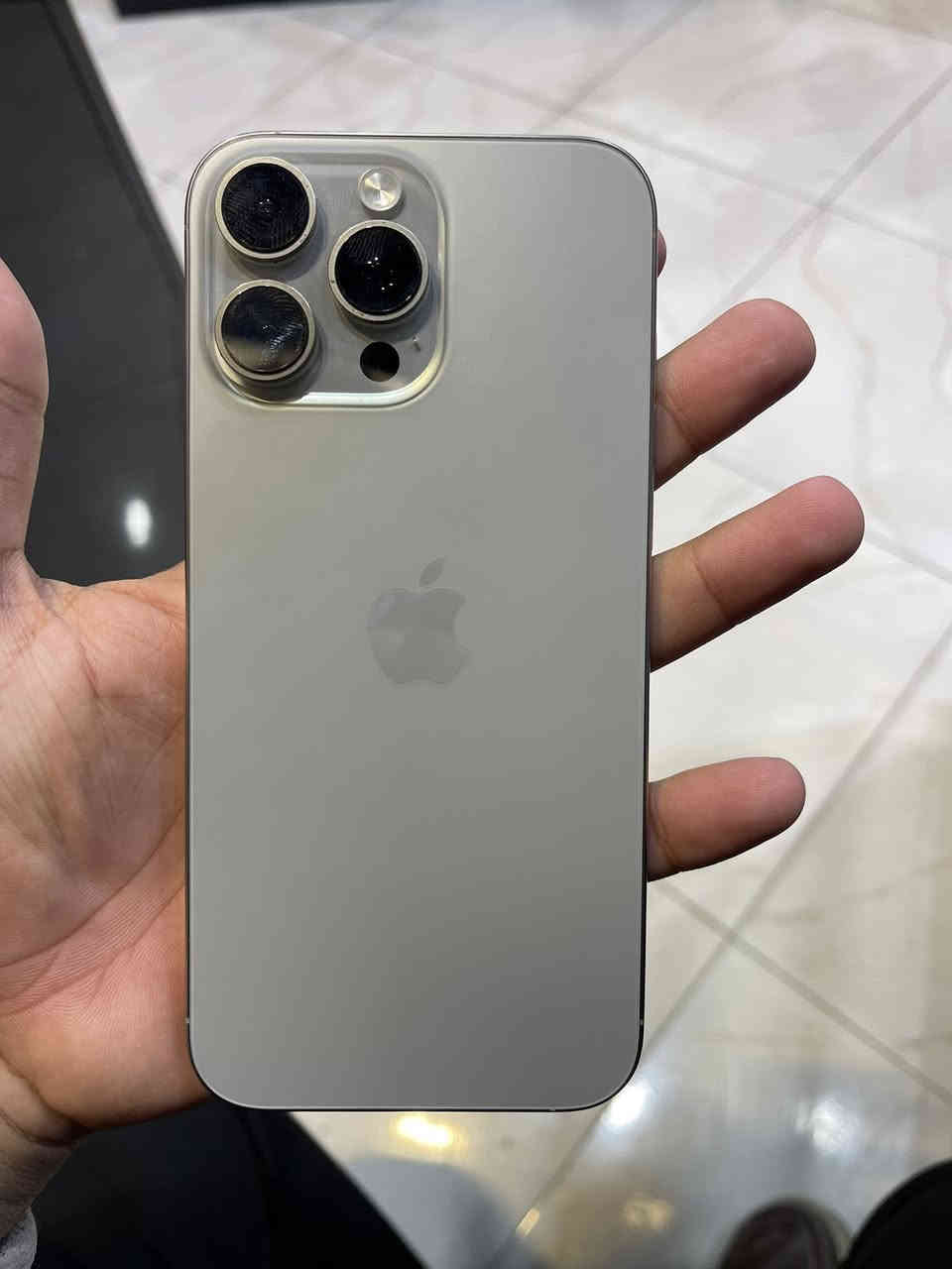 ايفون 16 برو ماكس شرق اوسط ملحقات كاملة نضيف جدا ما مفتوح سعر 1275 قفل مكاني كربلاء ***********
