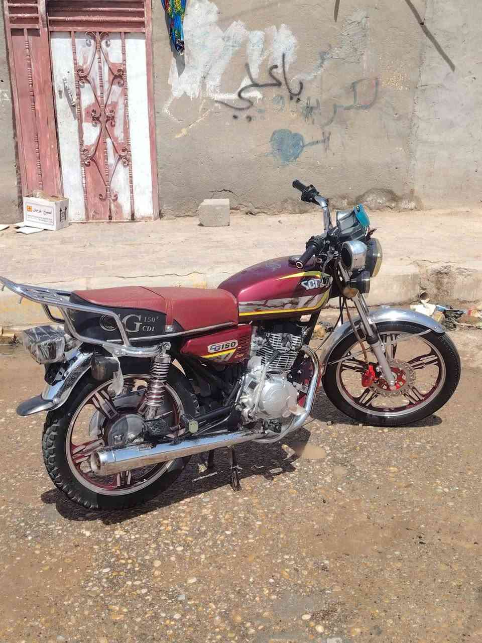 سلام عليكم دراجه لبيع سيفان وراق سكنر مديل 24 كفاله عامه ***********
