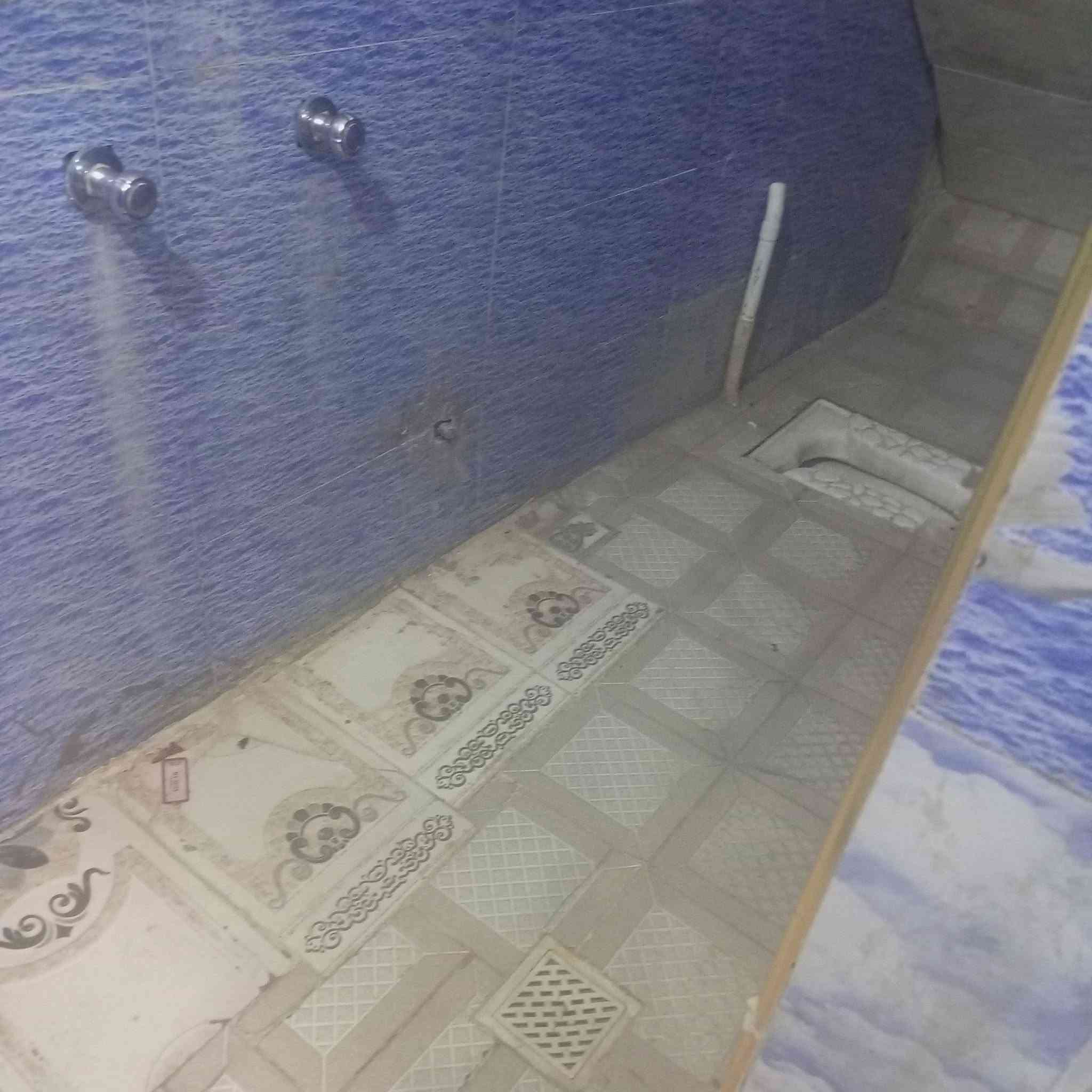 بيت للايجار بالقبله بحي الجامعه قرب مدرسة الاستبرق بيه غرفتين نوم وهول ومطبخ وصحيات وديوانيه وكراج وتانكي وماطور اجاره ب500 اي استفسار على هذا الرقم ***********
