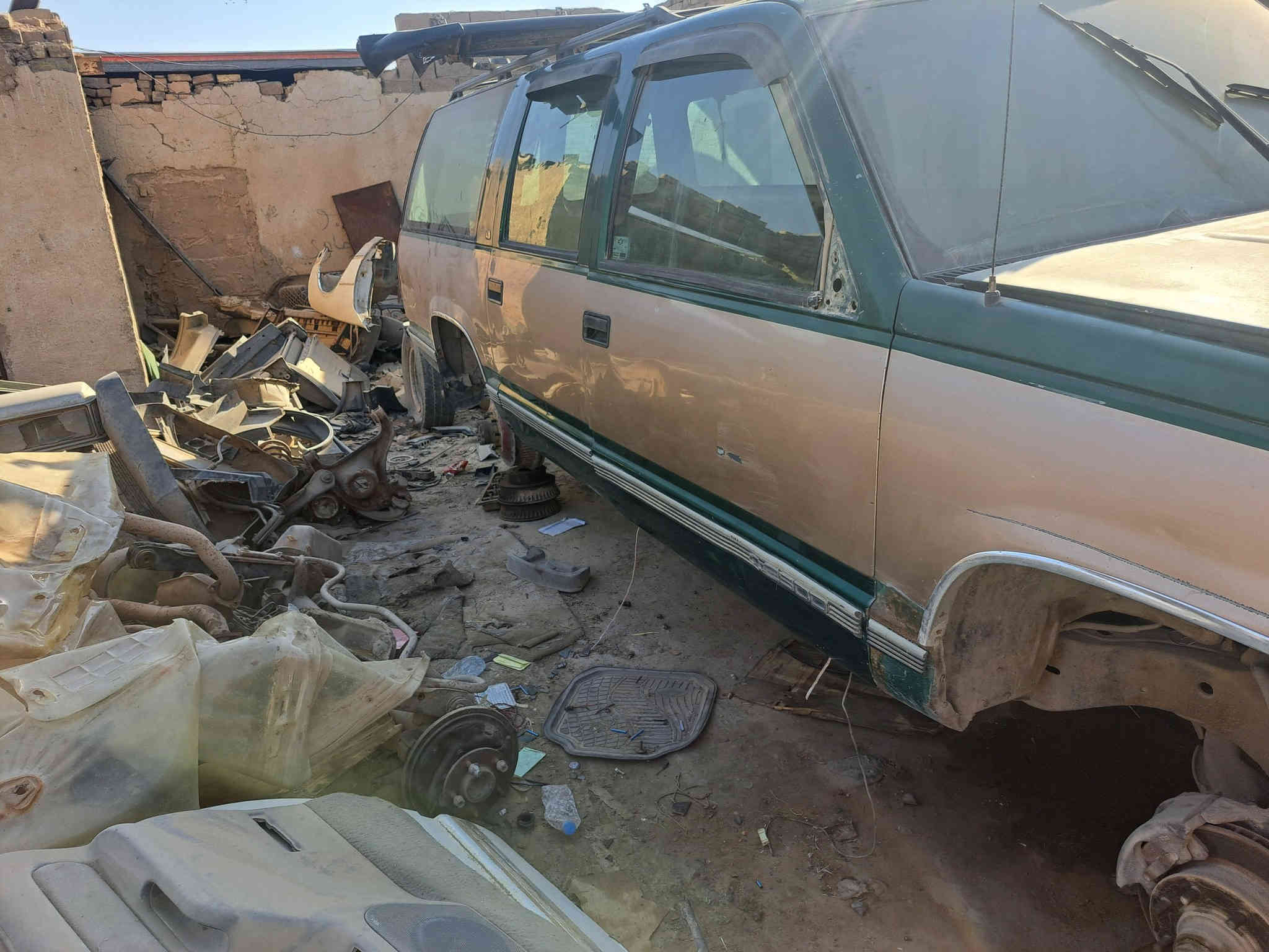 السلام عليكم للبيع أبواب بهبهان ٩٩ تخم كامل البوب كامله ماعدا البطاين العدد ٦ بدون صبغ العنوان ناصريه ***********
