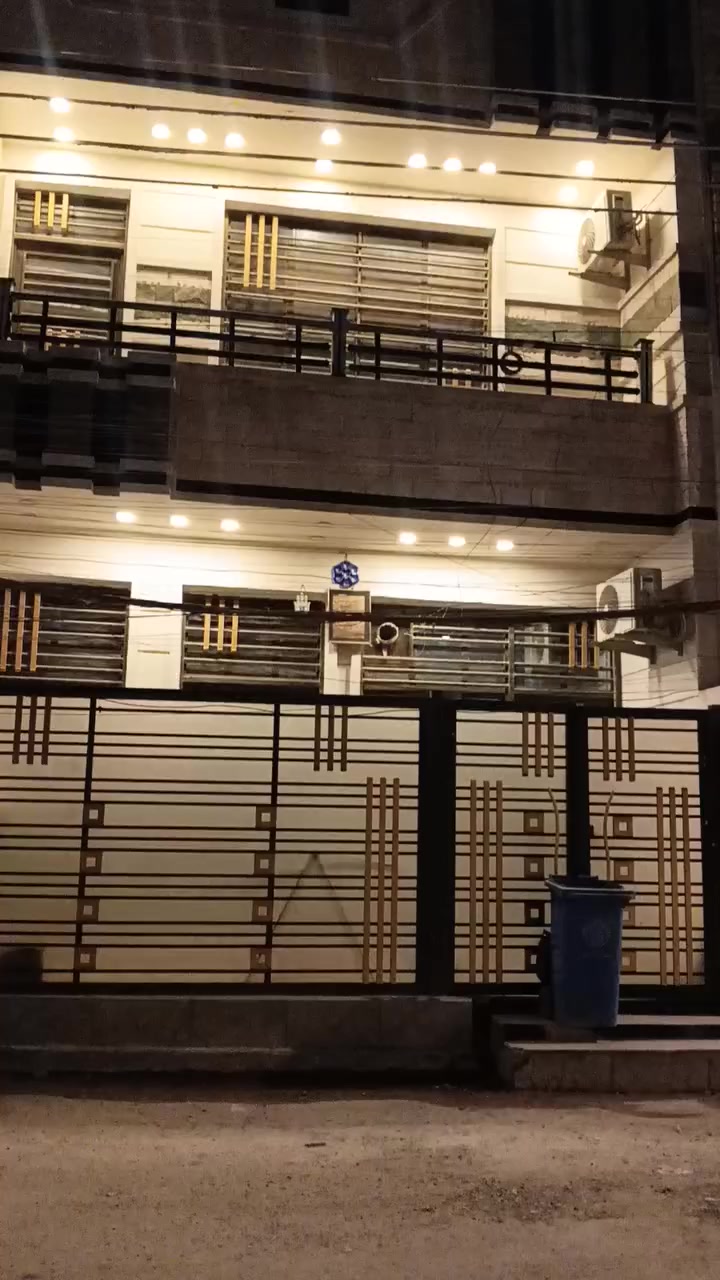 الدار لبيع المساحه 80 متر حي تونس مجمع النور السكني استفسار على الرقم ***********
