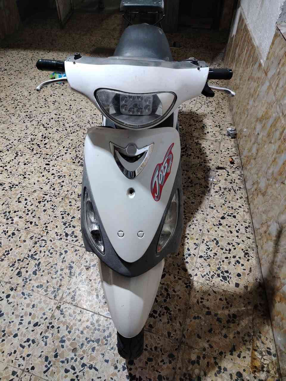 للبيع شغاله مشيهه حلو فقط سلف وتاير خلفي واير عداد سرعة محرك مفتوح السعر ٣٥٠ الأصمعي ***********
