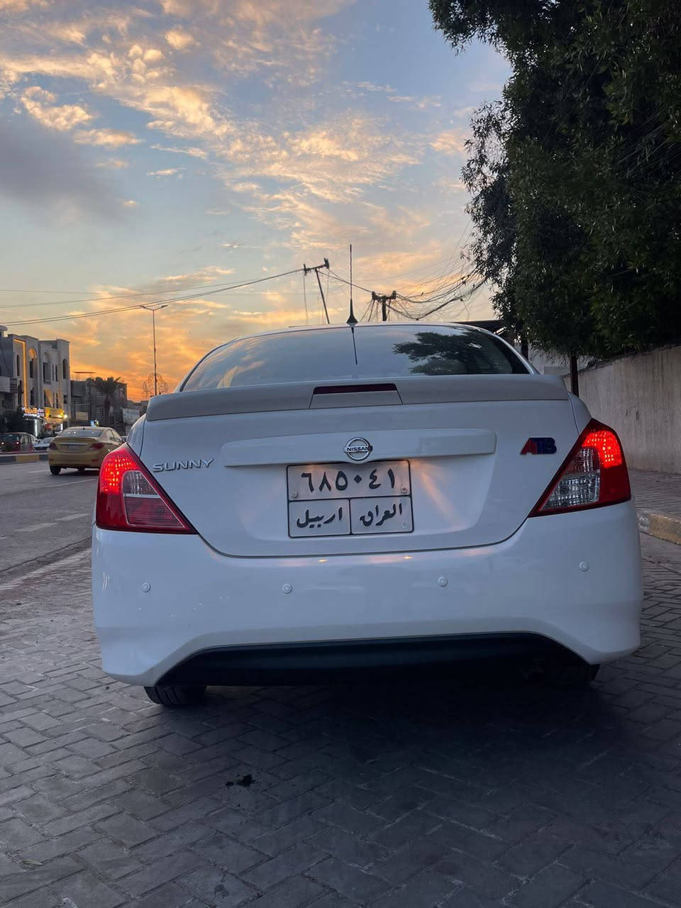 السلام عليكم صني هندي ام الابليتة الزركة موديل 21 ماشية 47 بيه صبغ نص جاملغ والجاملغ الثاني جان بي بارد وبدلتة بواحد اصلي والقديم موجود السيارة جديدة السعر 108 وبيه مجال مكان الشعب للاتصال ***********
