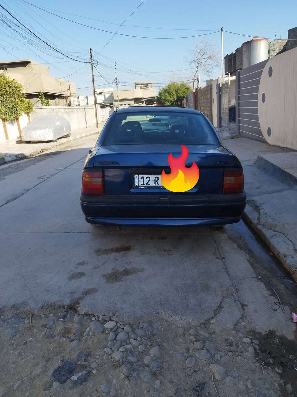 سلام عليكم سياره فكتره للبيع تاكيه على جيهة السايق موديل92 كاربون بانزين وشرط تحويل مكاني الموصل الأيمن التواصل فقط على رقم الهاتف .***********
