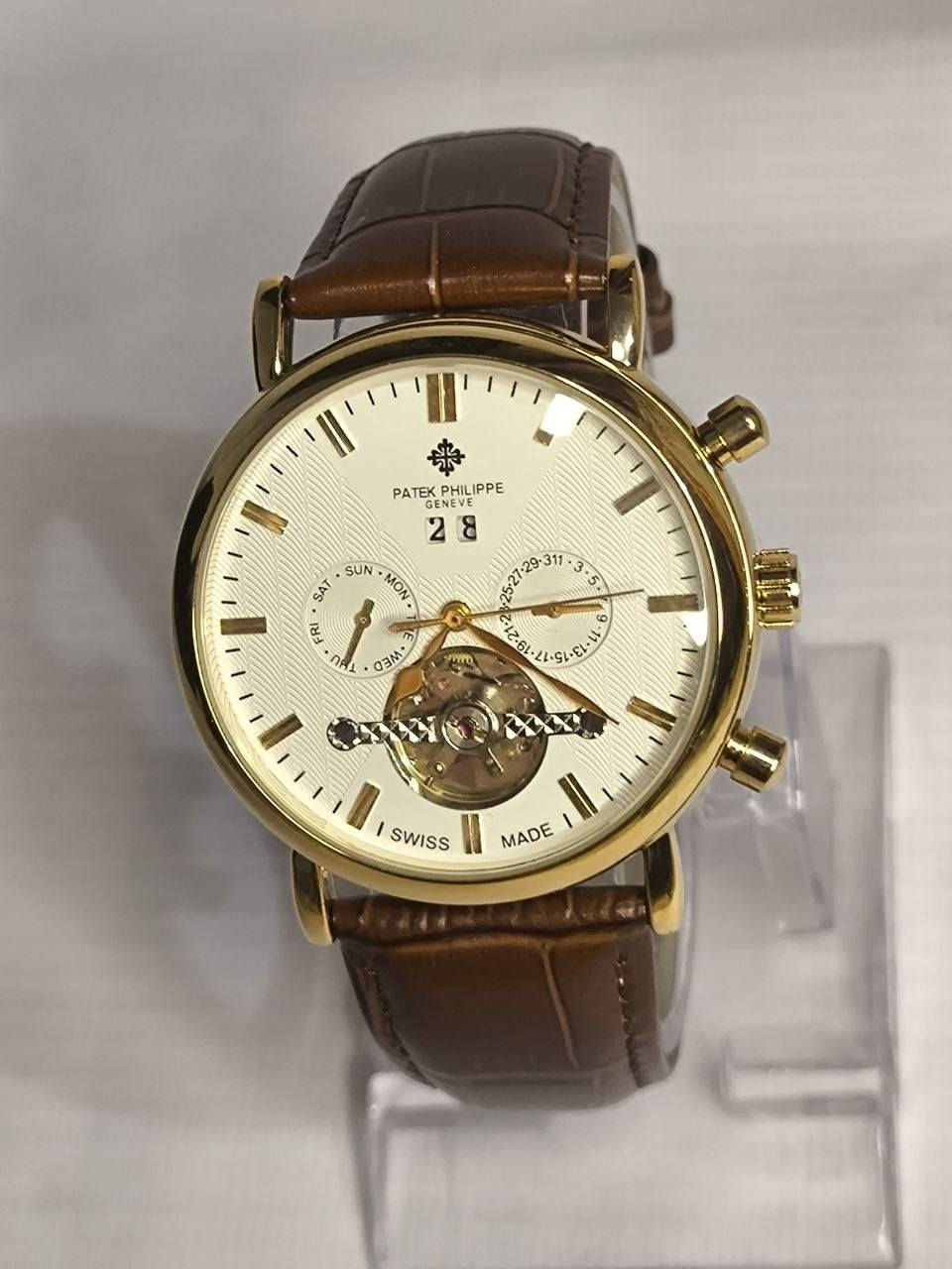 باتك فلبPatek Philippe
تحفه فنيه تتخطى مفهوم الوقت 
ميكنة اوتماتيك قلب مفتوح (جميع السناتر شغالة)
تحتوي ع4 تحكمات 1مخفي
ميناء مميزة مزودة بمنافذ تاريخ شهري وايام مع فول لامينوس ارقام واميال 
زجاج زفير ضد الخدش
مقاومة الماء والغبار 
الهيكل مصنوع ستانلس روز كولد
مختمة بالكامل
سير جلد طبيعي  

ملاحظة متوفره قطعة واحده فقط
 
السعر :- 70 الف ع اول تم 
للحجز والاستفسار يرجى الاعتماد خاص


**إذا كنت صاحب هذا الإعلان وتريد حذفه لأي سبب، رجاءا أرسل رسالة إلى الدعم الفني**