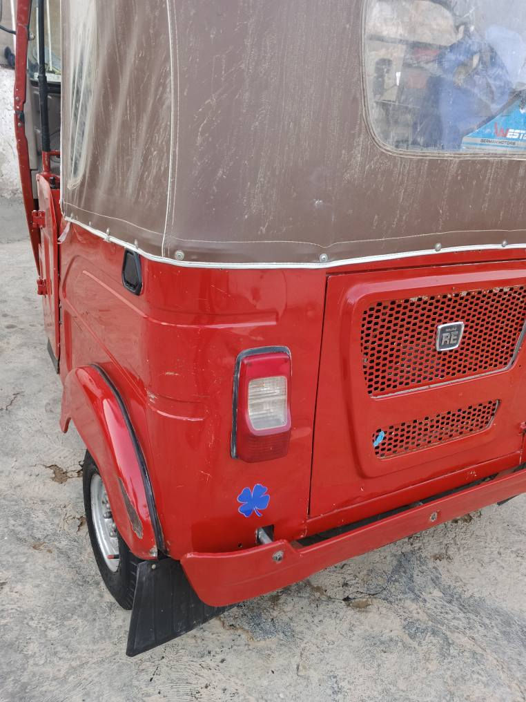 سلام عليكم تكتك 21شهر 12 محسوبه 22 بيه طخه راجعه على البارد دوس للانديه بس مرشوشه مكاني بغداد الحسينيه المعامل ***********
