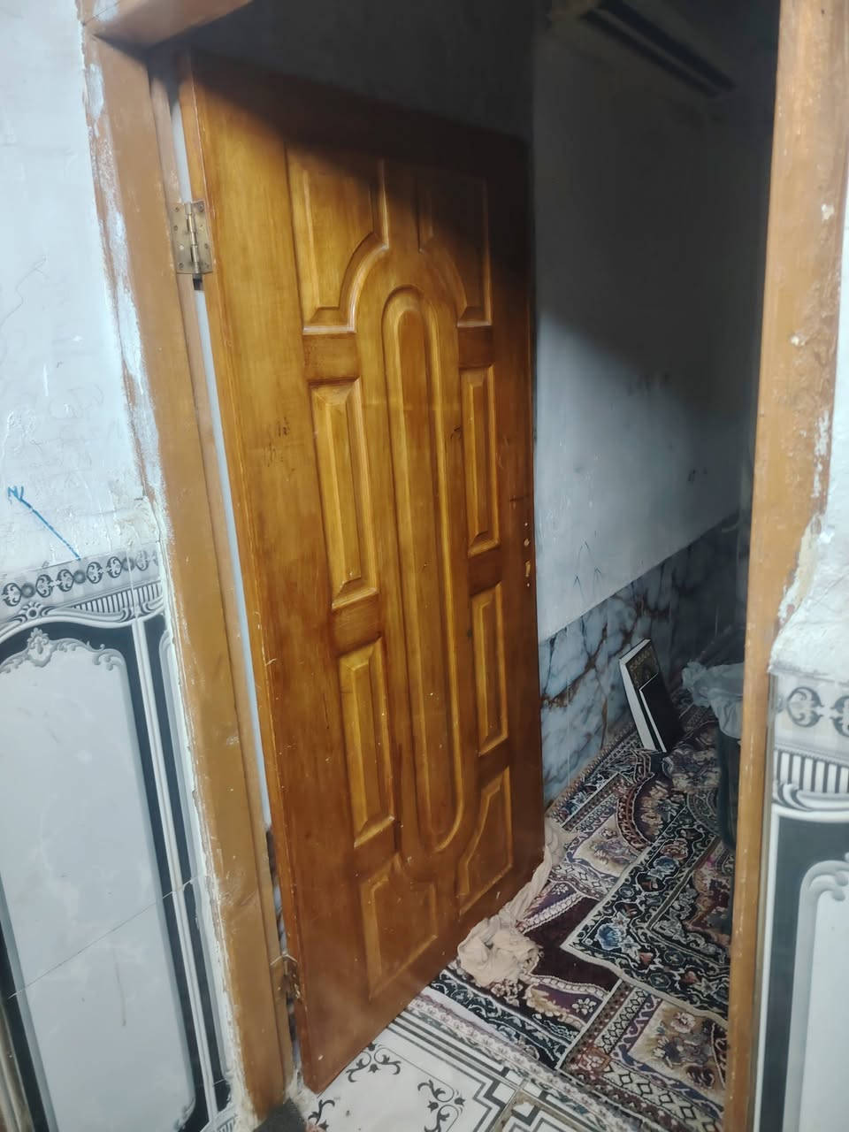 بيبان خشب مع باب حديد مع باب الألمنيوم للبيع مستخدم نضيف كلمن وسعره كاملات مع الملحقات مكاني غراف تواصل ع الخاص


**إذا كنت صاحب هذا الإعلان وتريد حذفه لأي سبب، رجاءا أرسل رسالة إلى الدعم الفني**