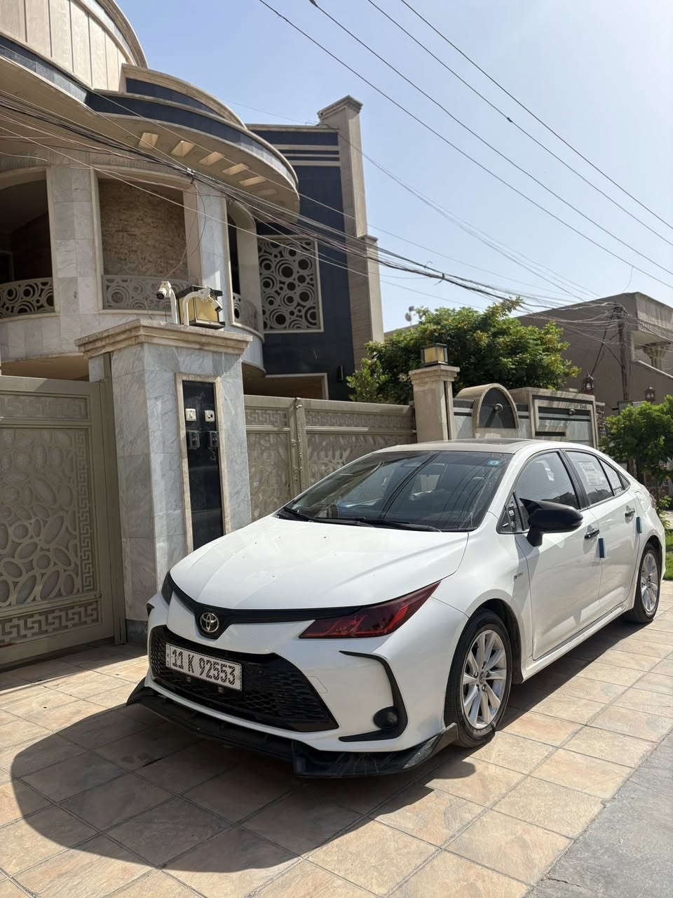 كورلا هايبرد ٢٠٢٥ ماشية ٢٢ الف كيلو بيها بارد بالباب الهلفية عكس السايق وسحب جداً بسيط بالهلال جاملغ الخلفي مكاني سيدية *********** السعر ١٤٥ وبيها مجال
