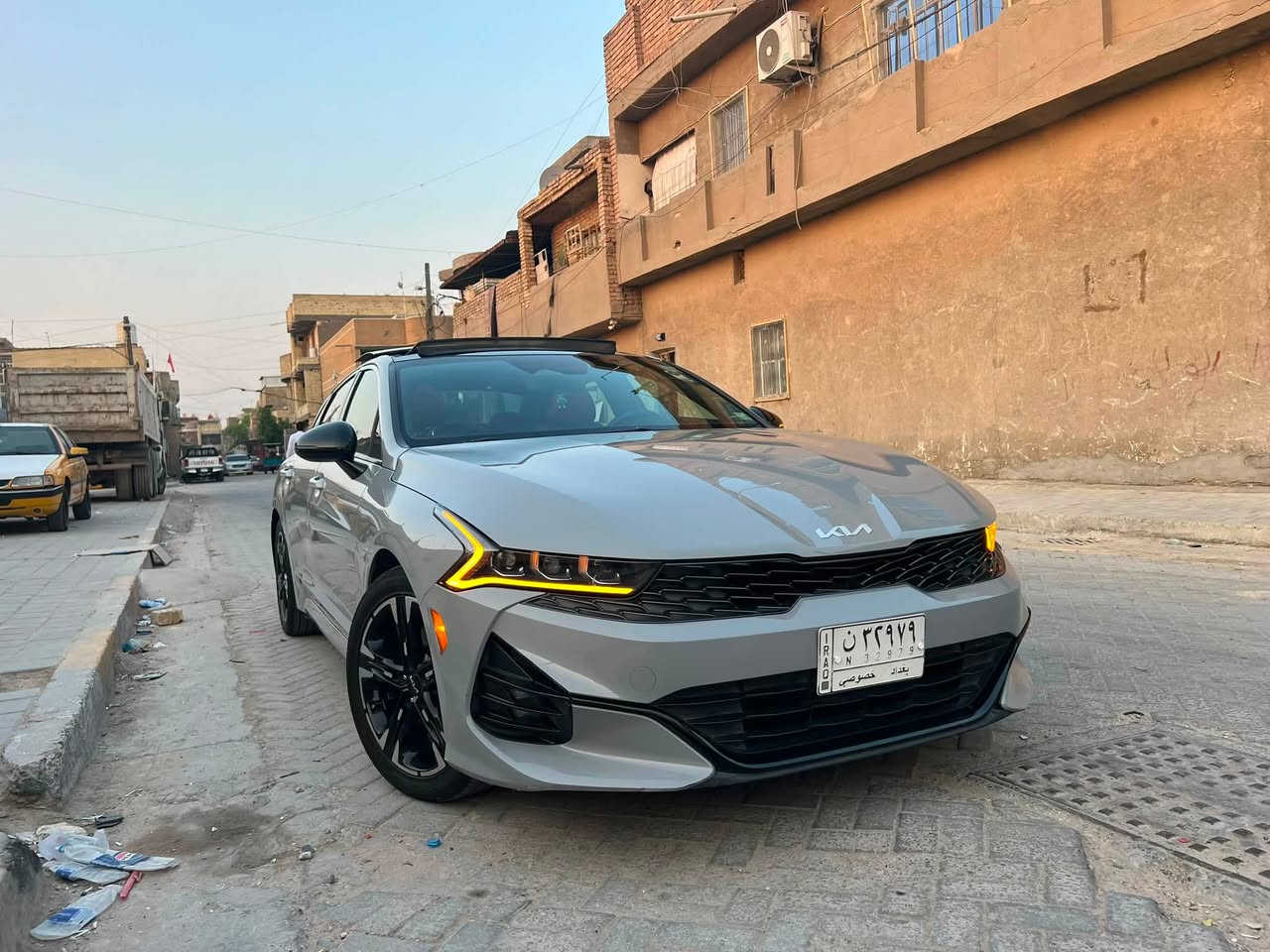 Kia K5 GT Line 2023
كي فايف جيتي لاين 1600 تيربو، داخل احمر
عداد المسافة 20 الف قابل للزيادة، حرة بأسمي تحويل ثاني يوم 
السيارة فول مواصفات بانوراما بصمة تشغيل وابواب وتشغيل عن بعد، 5 انظمة قيادة 
السيارة مال بيت ونظيفة بشكل ومعتني بيها حيل الله شاهد بانزين محسن ودهن اصلي من اول ماكصيتها لليوم ماشايفه العادي وماتعرف شنو الدوانز،واخذ بيها تراي وين مايعجبك.

السعر 172 وبيها مجال مع العلم السيارة مكلفتني فوك 21،000 
ملاحظة بيها نقص فقط رادار امامي يوكع من السعر النهائي

مكان السيارة مدينة الصدر
 
*********** متواجد واتساب وفيس
