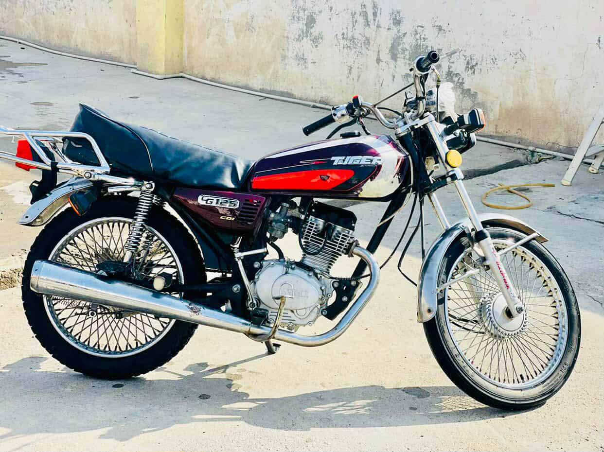 سلام عليكم دراجه للبيع تايكر موديل 2018اي عيب مابي لاصرف ولا بخار السعر خاص/
متواجد واتساب ***********
