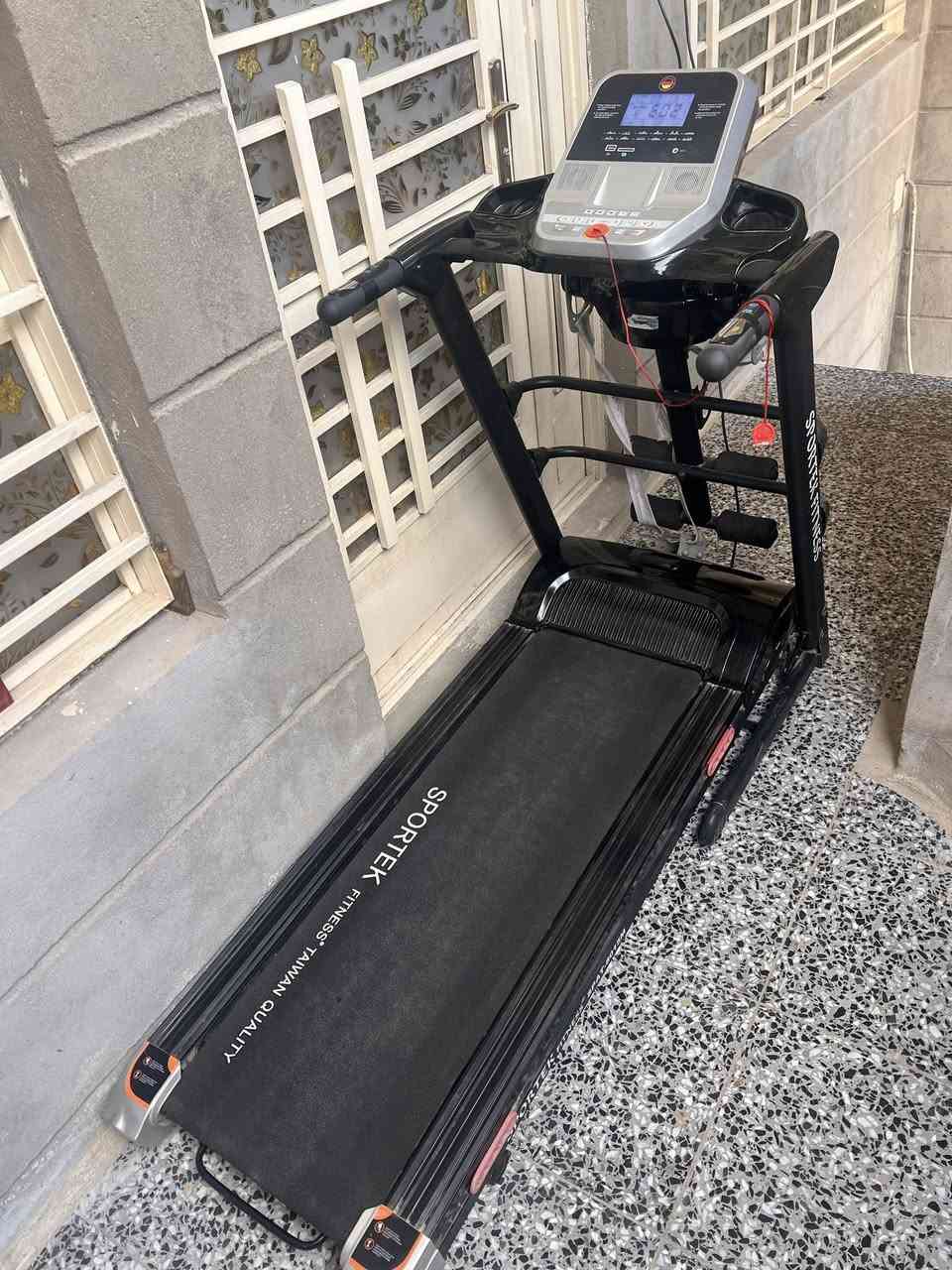 السلام عليكم
جهاز جري للبيع وكف عندي بدلتله فيوز كام يطلعلي  E2  ما اعرف شنو مشكلته
***********
