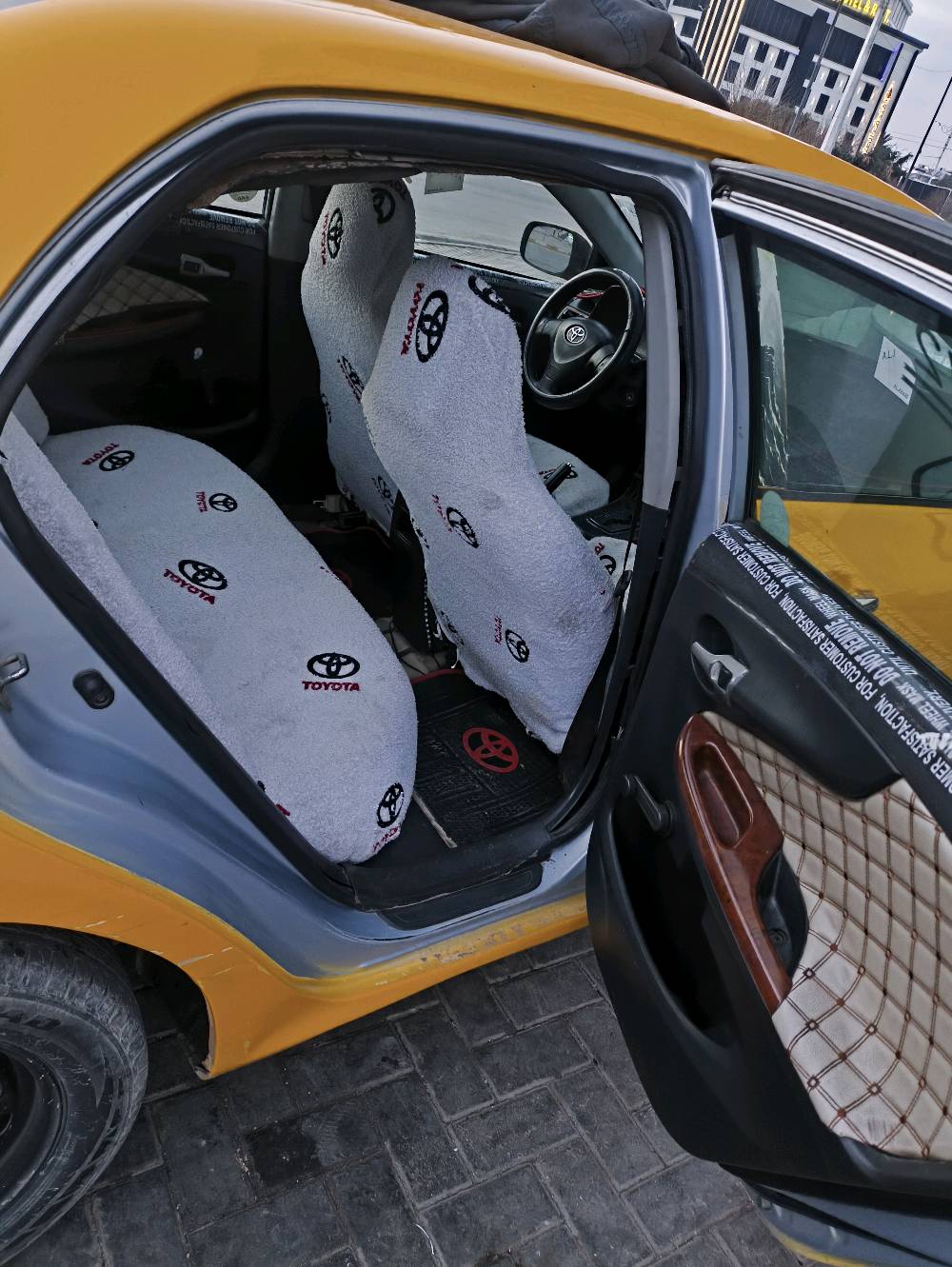 سلام عليكم كورلا للبيع مكلوبه سياره كله معجون موديل ٢٠٠٨ سنويه لل ٢٠٢٧ غرمات نقابه مصفر تبريد تدفئه مايشتغل بطاقت بانزين مابيه رقم بابل مشروع وطني السياره بكركوك و صاحبها بكركوك تريد وكاله تريد تحويل السياره مكلوبه لاتجي تكلي شبيها مابيها السعر ٧٠ وبيها مجال 