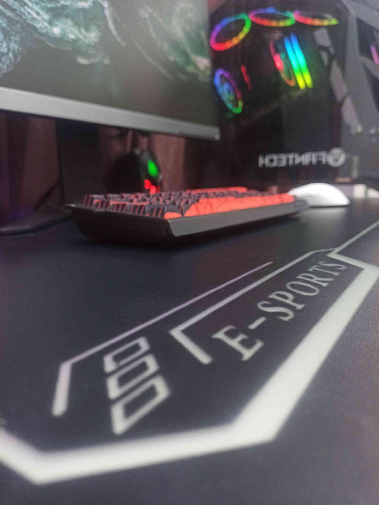 السلام عليكم - { ﷺ }

ميز كينمك rgb 
​​​​▪️​ ​طبقتين rgb ع سطح - وبكل الجوانب
​​▪️​ تحكم rgb بصمة لمس
​​▪️​ كيبل واحدة مباشرة usp لل pc
​​▪️​ كاربون فايبر طبعا غني عن التعريف
​​▪️​ منفذين ع سطح لتمرير الكيبلات ماوس كيبورد الخ...
▪️​ حامل اسلاك لترتيب الاسلاك الشاشة كيبل مانجمنت

 { 75 الف } 
مكاني بغداد الاعظمية
{ 7 الف } توصيل - بغداد
رقمي ***********
