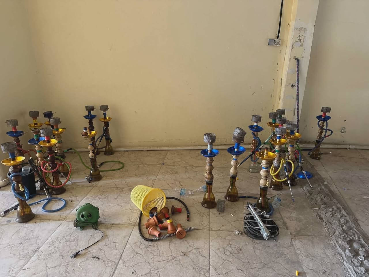 سلام عليكم غراص كوفي
بوجر الثقيل 
منفاخ وسط 
بكارات صاج العدد ٢٠
مكلف بل نشر الشراي يتصل 
***********
