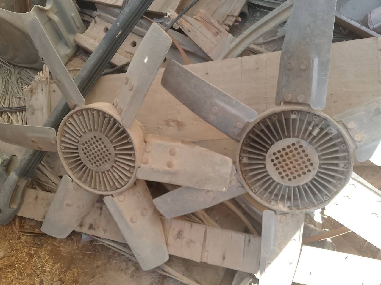 مروحيات البي كرواتي ست ريش بلاديات شرط فحص سعرهن 75الف بصره***********
