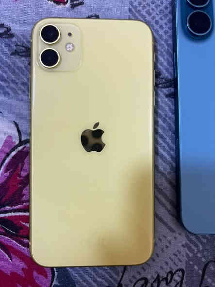 السلام عليكم تلفونين للبيع ال ١١ بطاريه 73 ذاكره 128 مابي شخط
ال 16 بلاص مشحون 70 مره فقط ذاكره 256  كلمن وسعره تفضل واتساب إذا يهمك

الرقم ***********
