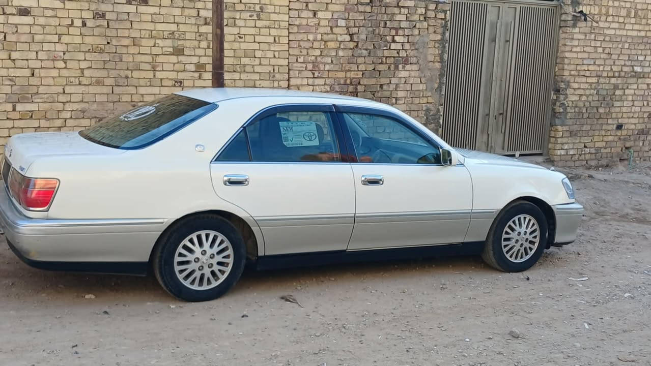 سياره جنون ادوات كصتين 
لايت زنون كرستال تبريد ثلج كهربائيات كلها شغاله حداديه فول
برده خلفيه دكمتين
كير ومكينه كفاله تخم تاير 
السعر 29 /ذي قار قضاء النصر 
***********
