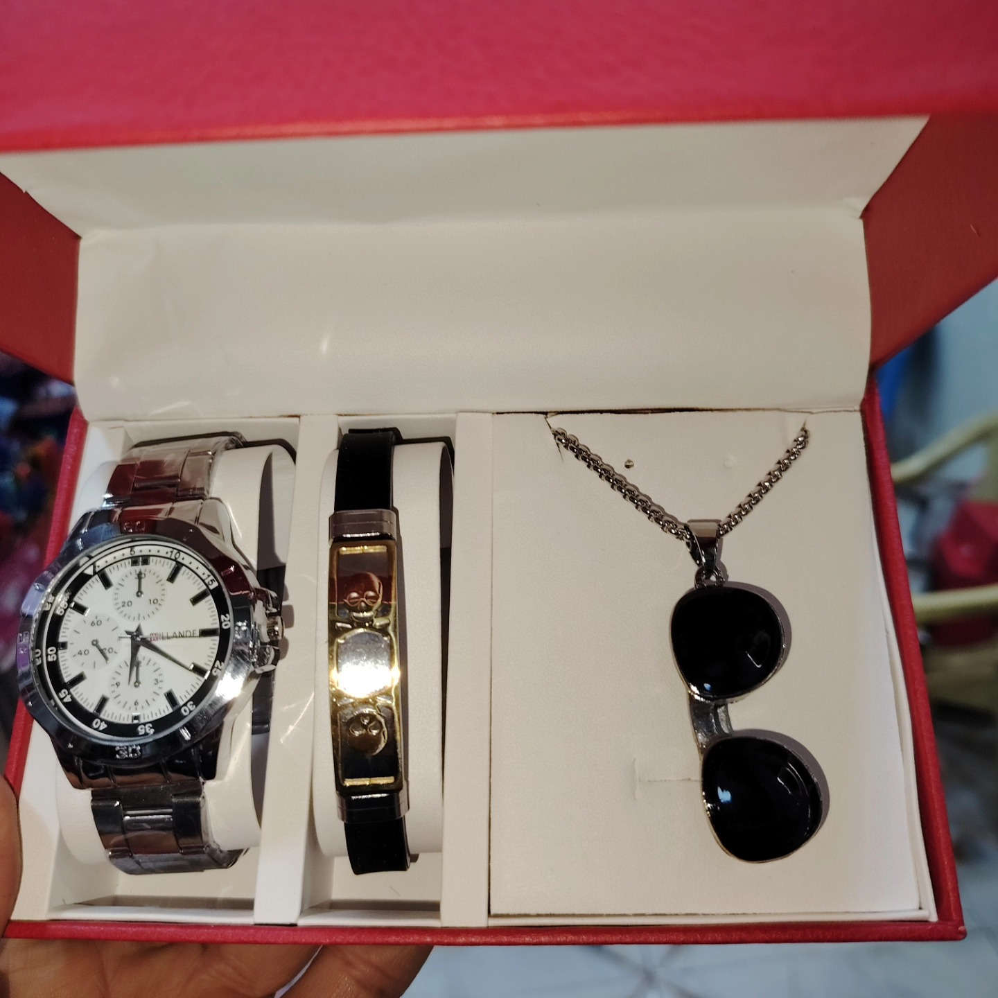 متوفر في مكتبة الاساور 
الفلوجة جبيل قرب مدرسة الزيتونة
***********
@أبرز المعجبين 
مكتب الاساور
