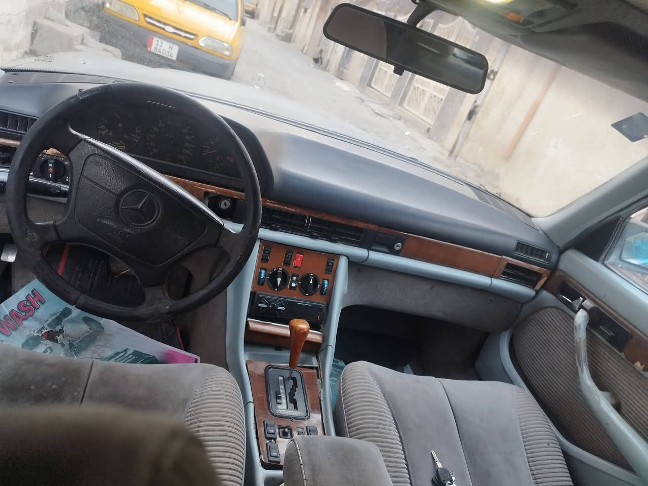 السلام عليكم مرسيدس بنز موديل 90 كير ومحرك بطه 3000 السياره كامله من كلشي السعر 42 رق م بغداد ***********
