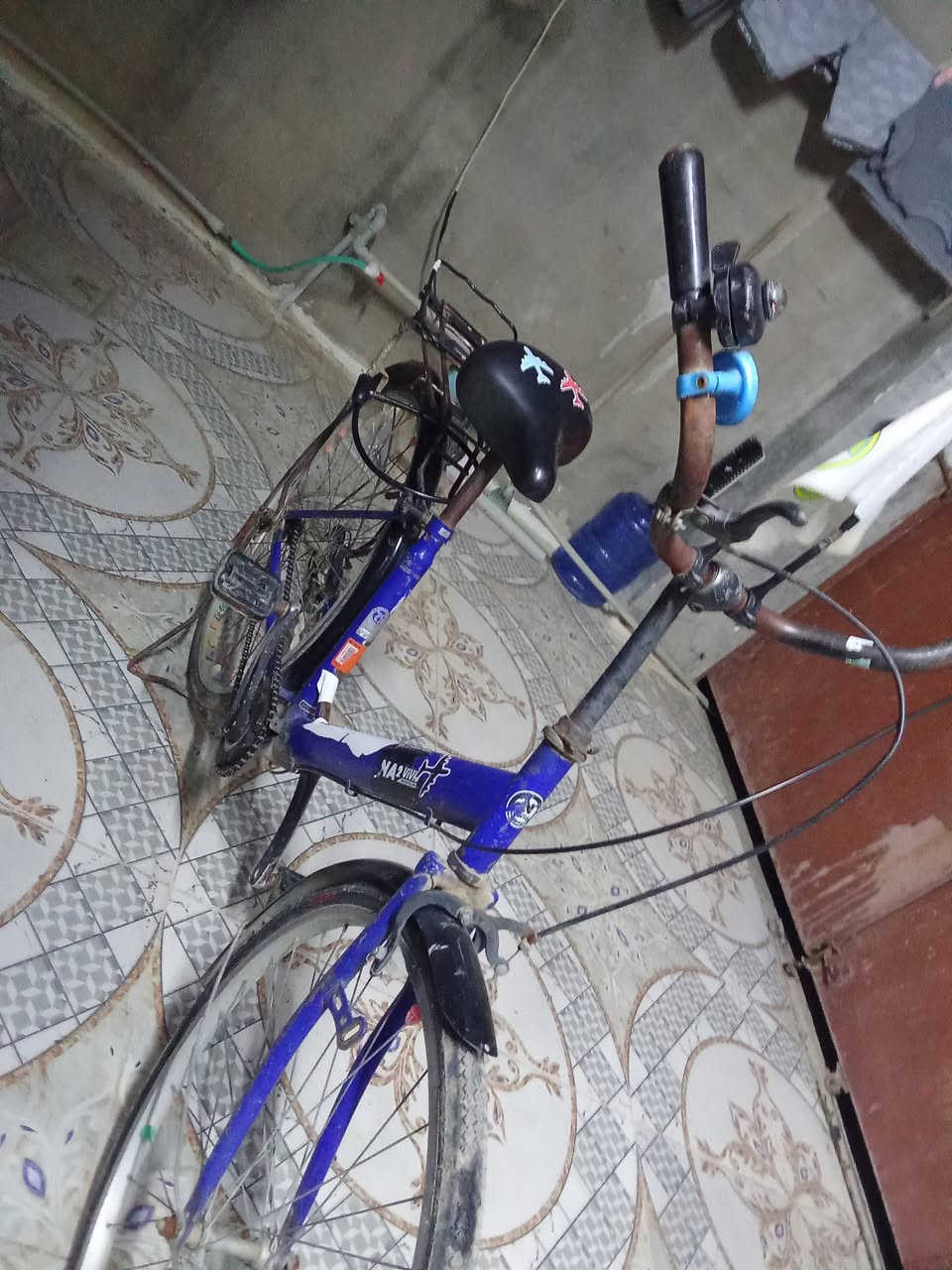 سلام عليكم عندي هاي بايسكل للبيع حجم 26حيل نظيف تايرات وجوابه جدد بس يحتاج صجم مال پايدر فقط سعر70وبي مجال


**إذا كنت صاحب هذا الإعلان وتريد حذفه لأي سبب، رجاءا أرسل رسالة إلى الدعم الفني**