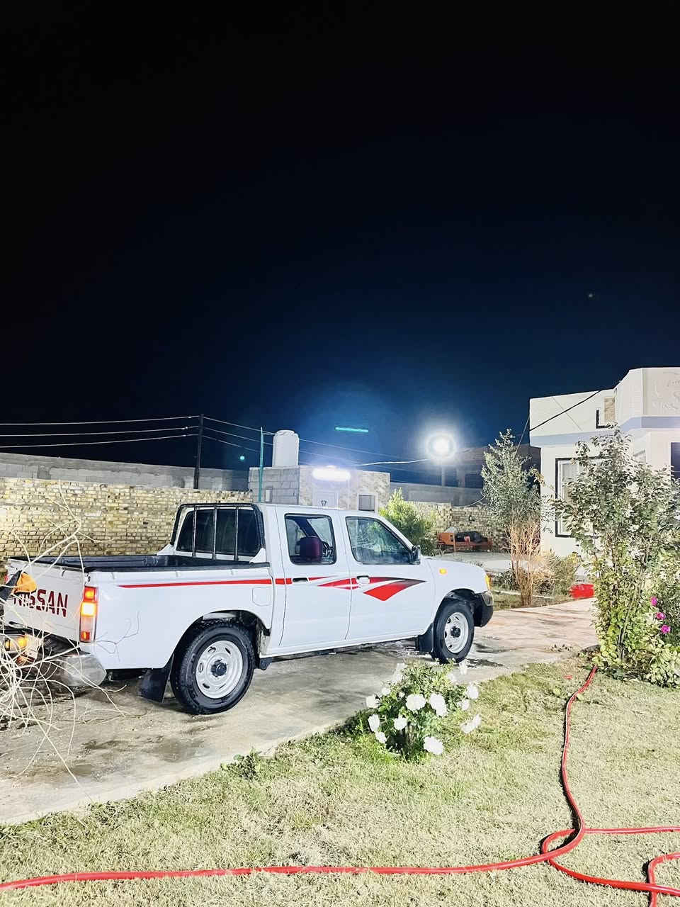 سـلام عـليكم *********** ☎️📞
بيكـم نيسان سعوديـه 
موديل 2012
السياره كفاله عامه ما عـدا بارد شويه بل جاملغ الوره صفحت السايق 
السياره خير من الله كير مكينه تبريد تدفئه حداديه جديده 80/100 السياره مالت جناي علا نضافه وجدده السياره كلها علا بلادد 🩶🆕رقم بصره مشروع وطني مداور لمته ما يـعجبك اداورلك سـنويـتها لسنـة 2029 العـنوان الدوانيه السعر مناسب تصل علا رقم 👆🏻
