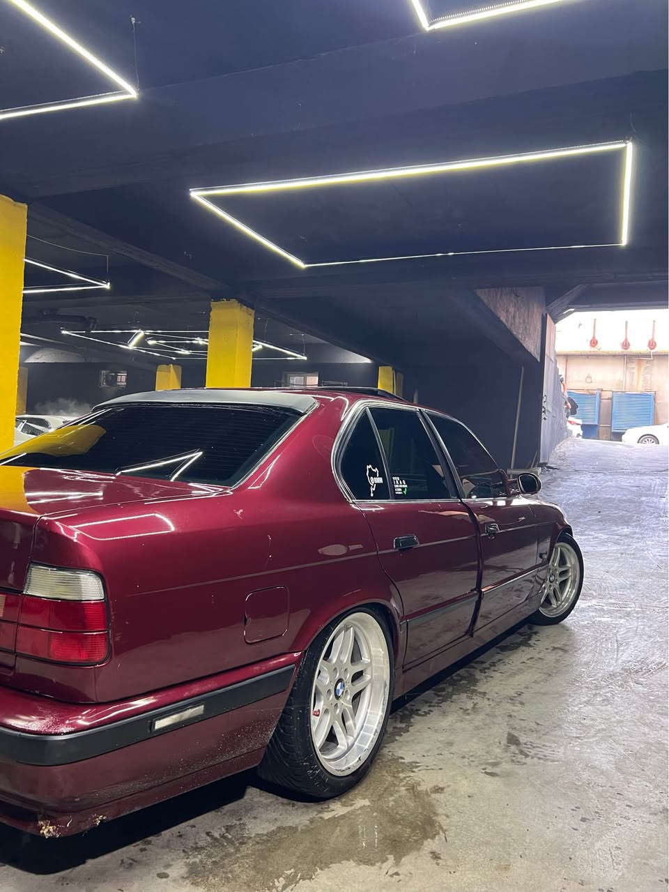 ماشاءالله لەمالی هەموو لایەک
Bmw1992- 525 بۆ فرۆشتن گێر عادی بیلاد 525 گێر عادیە ئارم پلاستیک هەولێرە ئارمو ئەوەلیات بە شەرتە  کامل بۆیاخە لەسەر ساغە بێ لێدران دەعم و لێدراو بە شەرت رزیو خائیس بە شەرت هەموو گیانی بەشەرت چوار جام کارەبایی تەبریدە کۆمپریسەر پستن تەبرید لەسەر سویچ سەیارەکە کامل کراوەتە M  ویلیشی M 18 دوو ساییزە تەقە و رەقەی بەشەرت سەیارەکە لەرەسما جوانتر نەبوو پارەکەت دەدەمەوە  
نرخ 48 گەڵا و معامەلە
بۆ زانیاری زیاتر پەیوەندی بکە یان نامە بنێرە *********** كويسينجاك, أربيل
