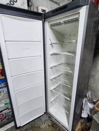 مجمده عموديه ستيل ايطاليه عنوان بغداد ٠٧٩٠١٤٥٦٧٢٠