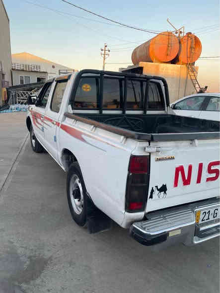 پیکاب نیسان ٢٠٠٦
ناو بۆر ڕەقەم باریک گێڕ و مەکینەی بەشەرت تەقە و ڕەقەی نیە 
سەیارەکە سێ پارچەی بۆیاخە جەمپێکی لای سایەقی هەیە 
سەقفەکەی دوو بستی بۆیاخە بێ وەرگەڕاو بێ بڕانەوە 
سعری ٩٠ گەڵا و مەجال 
هەولێر بنەسڵاوە 
*********** أربيل
