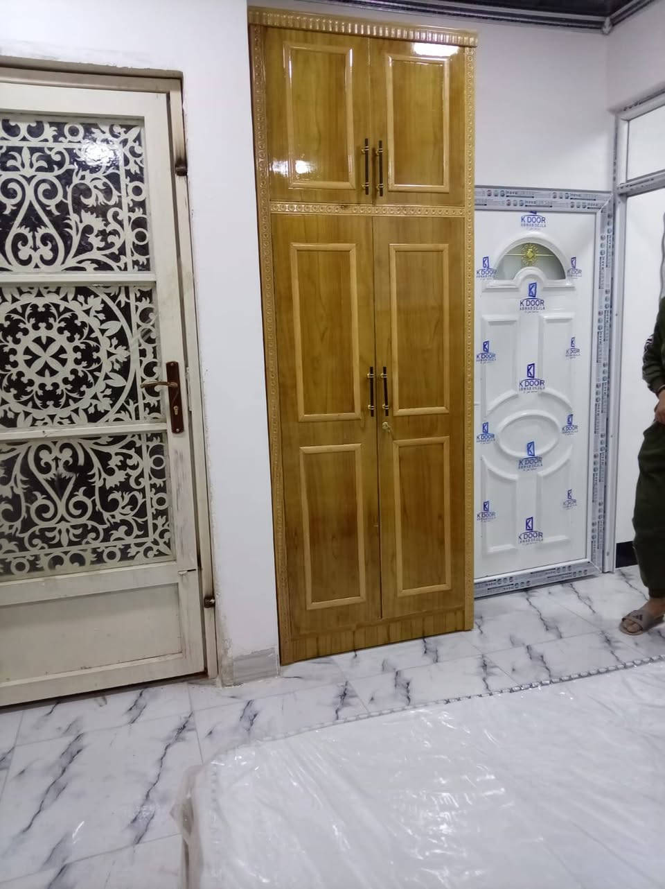 #قسط_غرفتك_براحتك
✔️ ويانا مدة التقسيط سنة و نص بدون مقدمة
✔️ لحاملي ماستر كارد الرافدين من الموظفين و المنتسبين و المتقاعدين وحتى الوريث مشمول عدنا
✔️ يوجد فصال حسب الطلب
✔️ يمكنكم استبدال غرفكم القديمة بغرفة جديدة وتقسيط الفرق
✔️ غرف نوم باحدث الموديلات من خشب الصاج
📌العنوان : الموصل / الجانب الأيمن / الصناعة القديمة / اليابسات 
📱اسياسيل : *********** (يوجد واتساب)
📱 كورك : ***********(يوجد واتساب)
