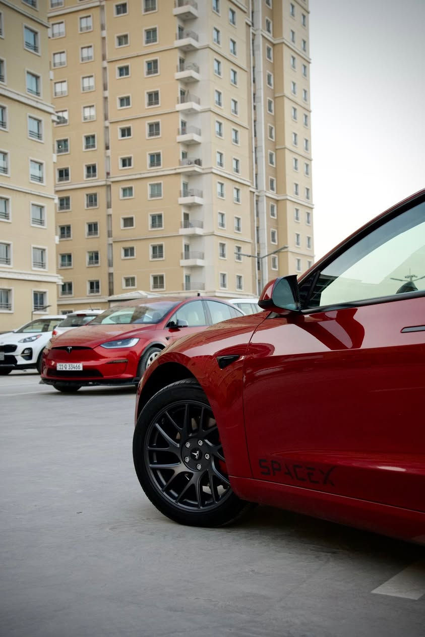 للبيع Tesla Model 3 Highland 2025
سنكل ماطور
 لونك رنج تمشيك 620km 
اللون: Red Metallic
الممشى: 25,000 ميل

السعر: 23,000 دولار
بيها مجال بسيط

للتواصل:
***********
***********
