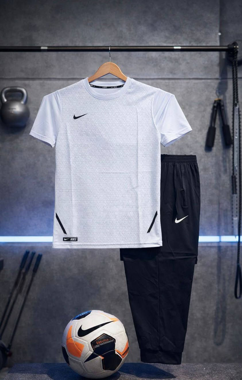 🔹#تراك____وتربروف____اصلي____فول____ليگرا💯

▪#القياسات_____M_____L_____XL_____2XL✨ 

🔸#العنوان__النجف_حي_الزهراء_قرب_مطعم_ثابت 
     *********** واتساب 📲 #تجهيزات_رياضيه

🔺#يوجد_توصيل_الى_جميع_اماكن_النجف_والمحافظات

          👑 تجهيزات قمر النجف الرياضية 👑
