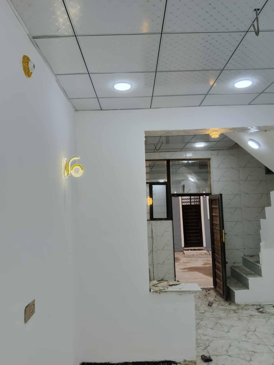 يعلن مكتب ليرموك للعقار 🔆🔅 الـــدار للــــــبـيــع 🔅🔆***********
⚜️ المســــاحة60متر 

. طابو   زراعي وقرار محكمة 🪐
⚜️ العنــــوان ⚜️  النجف //  
         🔆  الــتـــفـــــاصـيــــل  
الـبـنـاء  درجة اوله البيت مامسكون 
(( طـــابق الاول)) يحــتوي علا غرف، 1 وصاله + ومطبخ مفصول+   وصحيات داخل وخارج. 

🔱الــســعـــر  //20مليون. 🥰

             ملاحظة (((توجد كافت المساحات والقطع  )
⚜️        
((للاستفســار مراجعـة المكتب  #_للعقــار_والمقــاولات
العنــوان مكتب اليرموك  العقار مقابل قرية: الغدير اعمـود 282 #مكتب_اليرموك  العقار_

*********** او الاتصال على الارقام.🟡🟡📞📞📞♾
   🔆📞تطبيق وتساب موجود
او مرسله  😊
