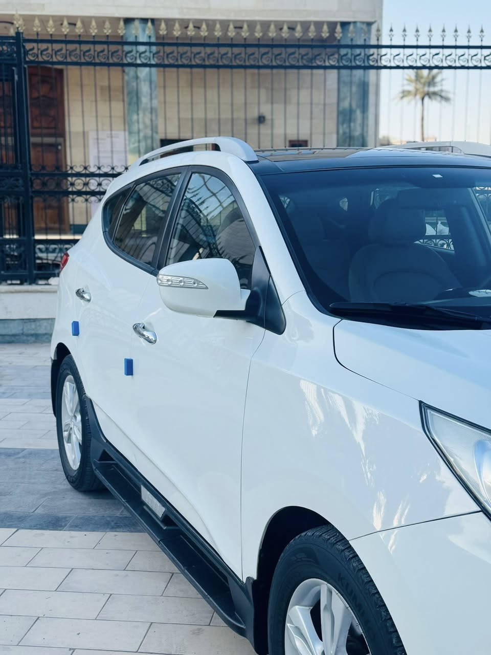 السلام عليكم للبيع توكسان خليجي موديل 2012 ماشيه 91 km  بيهه صبغ فقط ربع البنيد اثر كردحه بسيطه بدون حادث نهائيا بحالة الوكالة جديدة محرك وكير كفاله بمعنى الكلمه تخم تاير جديد انتاج كوري سبير منازل كتلوكات السياره موجودة سويج احتياط غير مستخدم السياره رقم بغداد الجديد بأسمي تحويل مباشر 
-بنوراما
-بردة خلفية
-اشاير بلمري 
السعر (134) وبيهه مجال 
مكاني بغداد الكرخ ‭0781 157 3859‬/ ‭0770 028 8967
