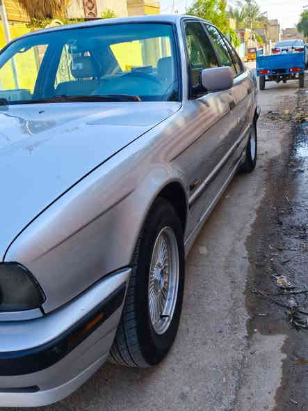 ،BMW    1992   525
سلام عليكم سياره جاهزه مكفوله كفاله عامه ماعده مصبوغه جماليه مكينه وكير وحداديه وتبريد خير من الله سياره ماناقصه  حبابه  السنويه لل ،2030 بسمي السعر 85 ورقه وبيه مجال بسيط
‏‪0783 113 9802‬‏
