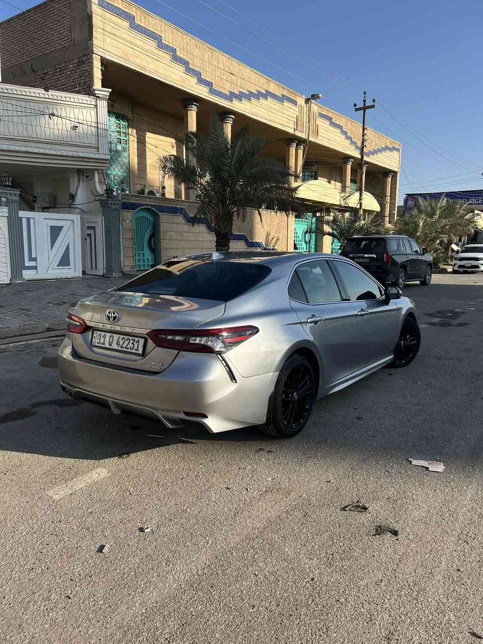 للبيع كامري 2023 XSE هايبرد
المواصفات #فول عدا الفتحة:

- بصمة 
- دخول ذكي (لمس)
- رادارات مري
- اشاير مري
- المراية الامامية كهرباء
- تضليل تلقائي للمراية الامامية
- تدفئة تبريد كشنات
- تشغيل عن بعد
- قطعتين تبريد
- ابل كاربلي، اندرويد اوتو  
 -  كاميرا خلفية
 -  حساسات خلفية
 -  رادار + أنظمة سلامة
 (تنبيه خروج المسار، مانع تصادم)
 -  مثبت سرعة (كروز)
 -  تحكمات ستيرن
 -  كشنات جلد 
 -  مقاعد كهرباء بالكامل
- 4 جام اوتو
 
ماشية: 37 الف ميل
الرقم: بغداد
المكان: النجف
حادث السيارة قبق جنطة مبدل فقط
بدون دواخل، بدون حوض، بدون ايرباك.
مكفولة كفالة عامة مـטּ الصبغ والشخط والسمكرة والشاصي

السيارة بـ اسمي شخصية مداور شوكت متريد
السعر: 220 وبيها مجال.
واللي مو ابو مصلحة ومايعرف فئة السيارة لايكسر بسعرها 🤍.

للأستفسار: ***********
متواجد ؏ الخط والواتساب
