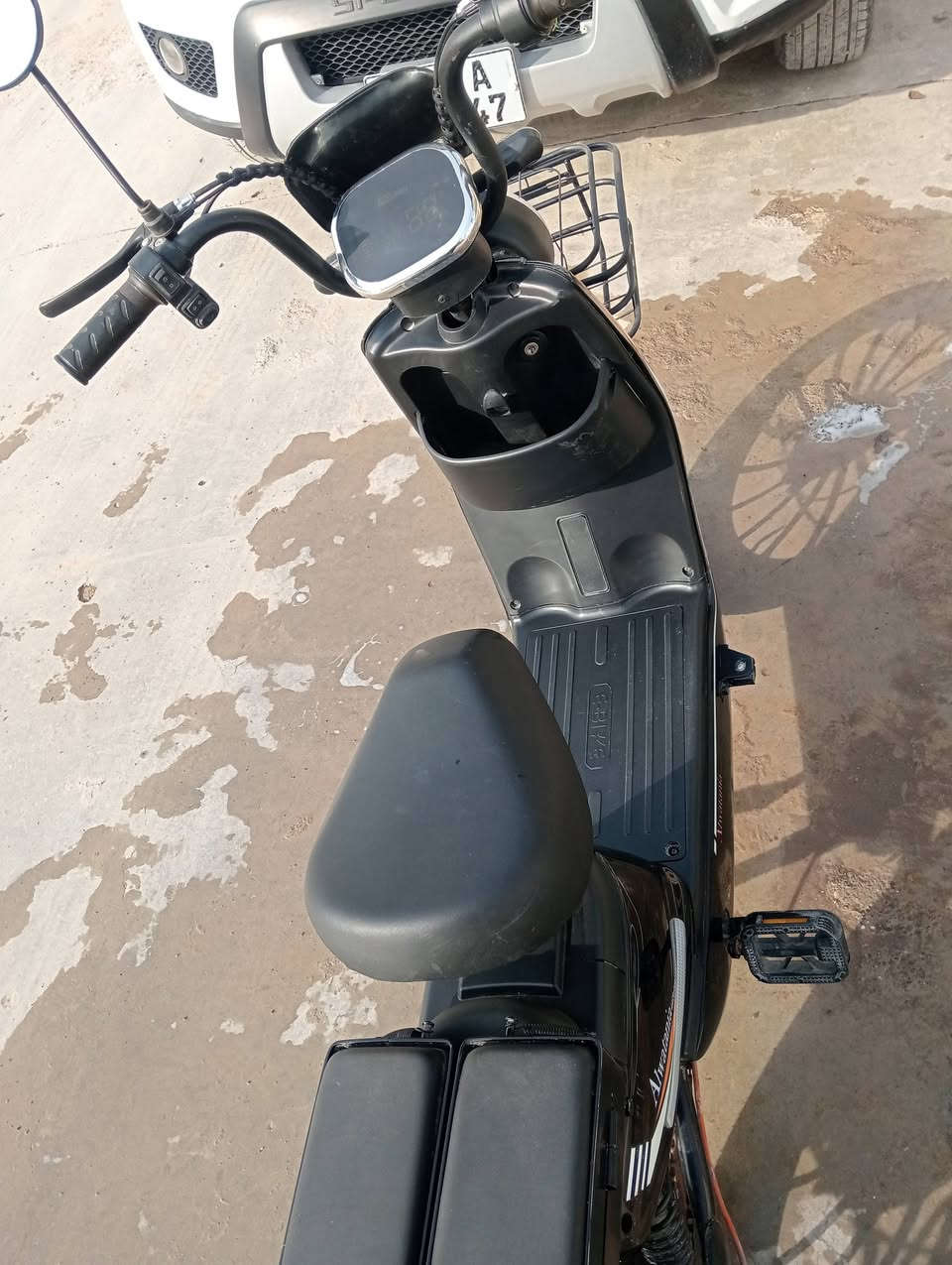 ماطور شحن للبيع 5 بطاريات بيتي موصل جانب الايسر مزارع زيونه مقابيل دائره مرور  السعر 150 الف 
***********
***********
