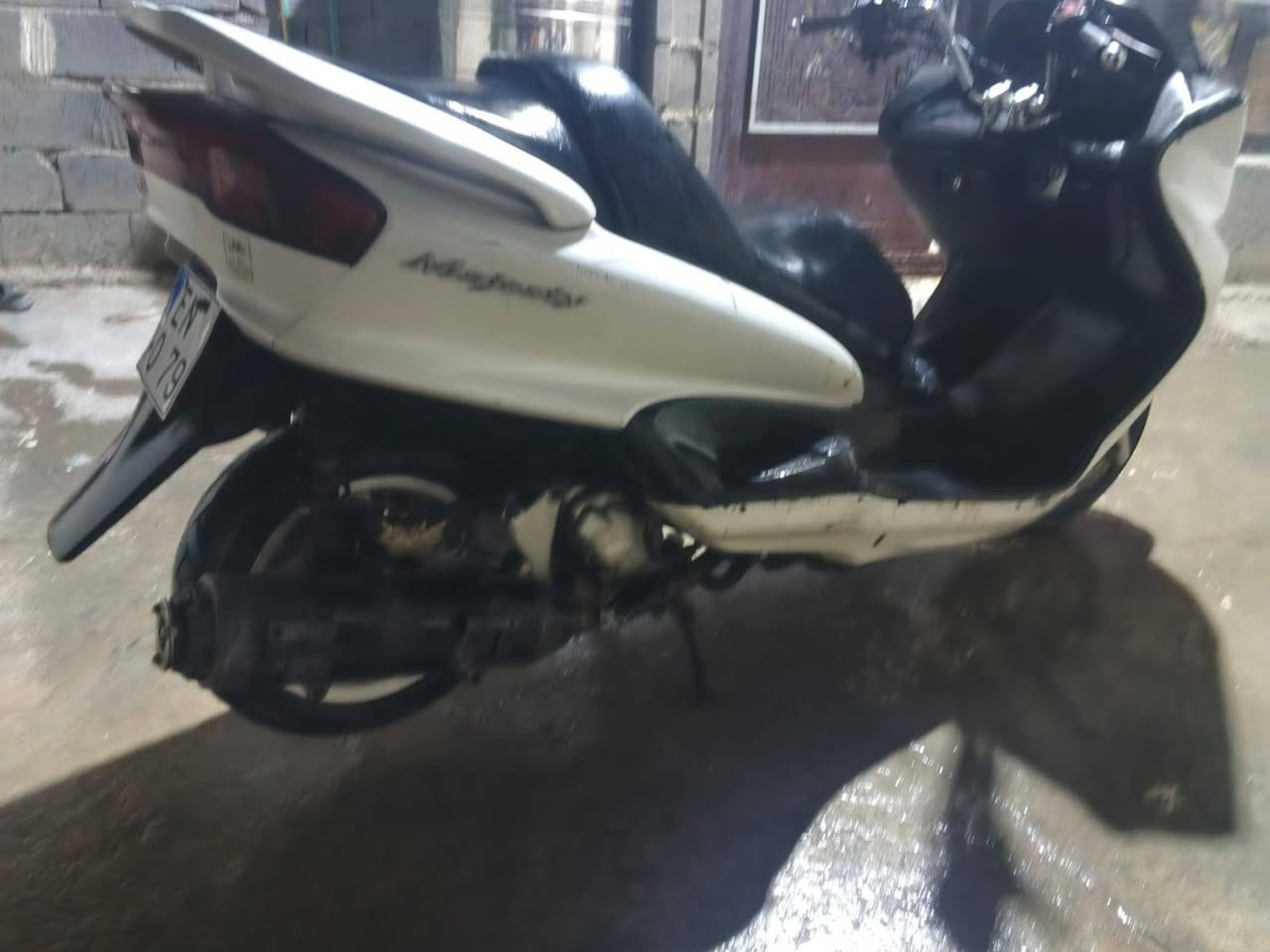 السلام عليكم شباب دراجه ماجسته دبل رون كهربائيات كلها شغاله مابيها نقص لو بكد الشعره باتري جديد نضافه كدام عينك اشاير لايتات عالي ناصي لايت بريك سكن كله شغال نضيفه الدراجه اوراقها كامله اصولي مو كلك نفس باقي الماجسته هاي كامله منفيس واوراق بس ترقم للبيع او مراوس السعر 750 وبيها مجال قليل حك جيتك المكان فلوجه قريه المختار للاستفسار خاص او اتصل او واتساب ***********
