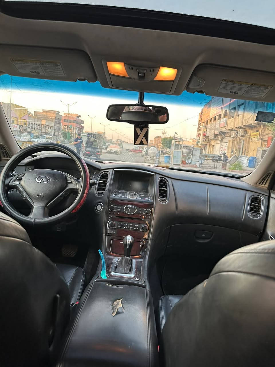 السلام عليكم
انفنتي EX35
 2010
موصفات السياره 
محرك ٦
كامرات 360
حساسات 360
مري قلاب
فتحه سقف
دخول ذكي 
كشنات كهرباء جلد تدفى تبريد 
خزن ميموري
جنطه كرهرباء
تحكم استيرن 
السياره ماشيه 55 ألف حقيقي 
السياره جاهز مابيها نقص 
(بيع مستعجل)
رقم الهاتف***********
