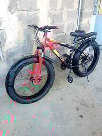 بسكل جديد مامستخدم اجنبي سعره 150 مكان بغداد الحريه رقم 07716795843