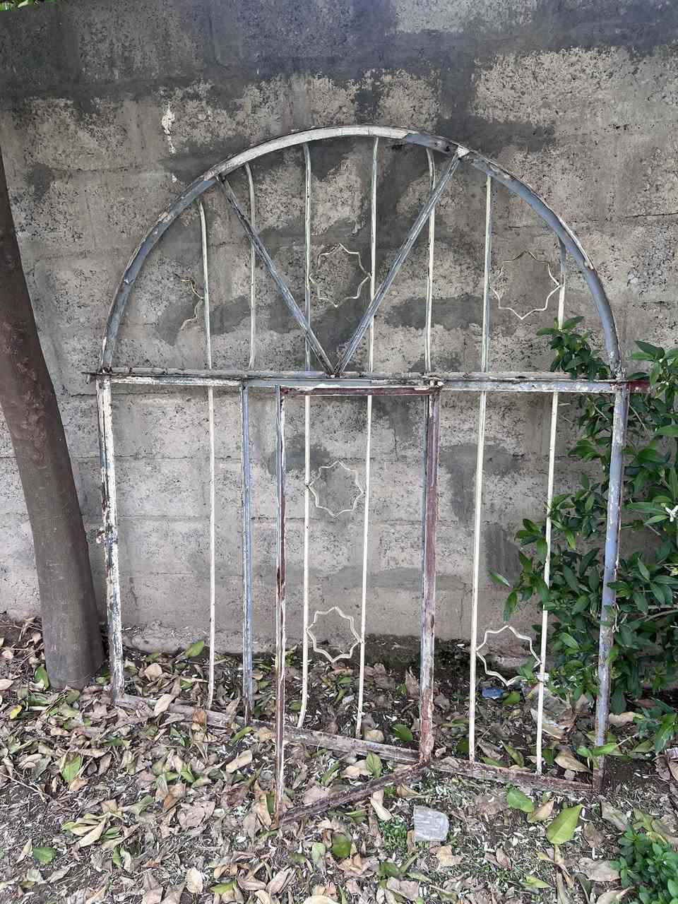 شبابيك للبيع نضيفات حيل السعر خاص او اتصال***********
