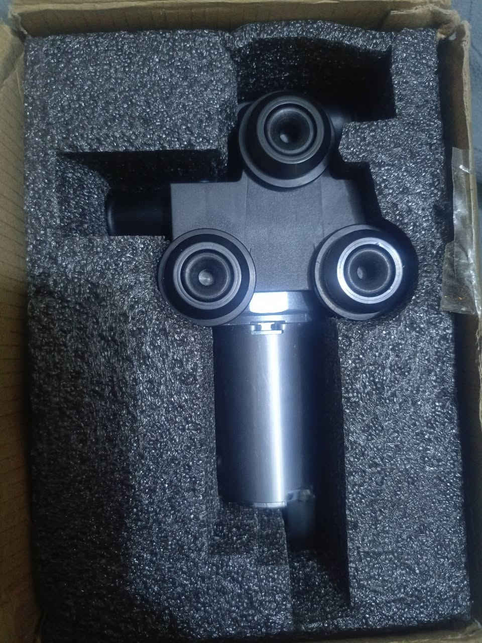 هذه مضخة مياه مساعدة (Auxiliary Water Pump) مصممة لسيارات بي إم دبليو (BMW)، وتحديداً للفئات 1 و3 وطرازات X1. 
الوظيفة: تساعد في تدوير سائل التبريد عبر المحرك أو نظام التدفئة، خاصة عند توقف المحرك أو أثناء تشغيل التدفئة.  ماعرف سعرها نطيني سعر وبالعافيه


**إذا كنت صاحب هذا الإعلان وتريد حذفه لأي سبب، رجاءا أرسل رسالة إلى الدعم الفني**