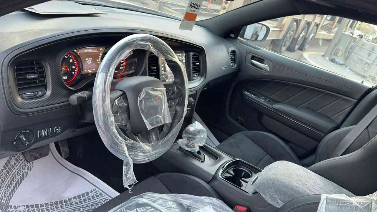 زيروووووو Zero صفر كيلو متر 

دوج جارجر GT (خليجي وكاله هارلم)

الموديل : (2023 لاست كول
الضمان :(3 سنوات او 60 الف)
المواصفات 1/1 فول رادار امامي داخل كاربون فايبر
محرك كير واير بشرط مامفتوح 
سيارة حيل نظيفة كلشي عل بلاد جديد 
سنوية هزة كلشي جديد مدفوع لـ
باسمي السنوية بشرط تحويل وغرامـة
سيارة مابيـها دينار مصرف كامل من كل نواحي

مكاني بغداد/هاتف (***********)
