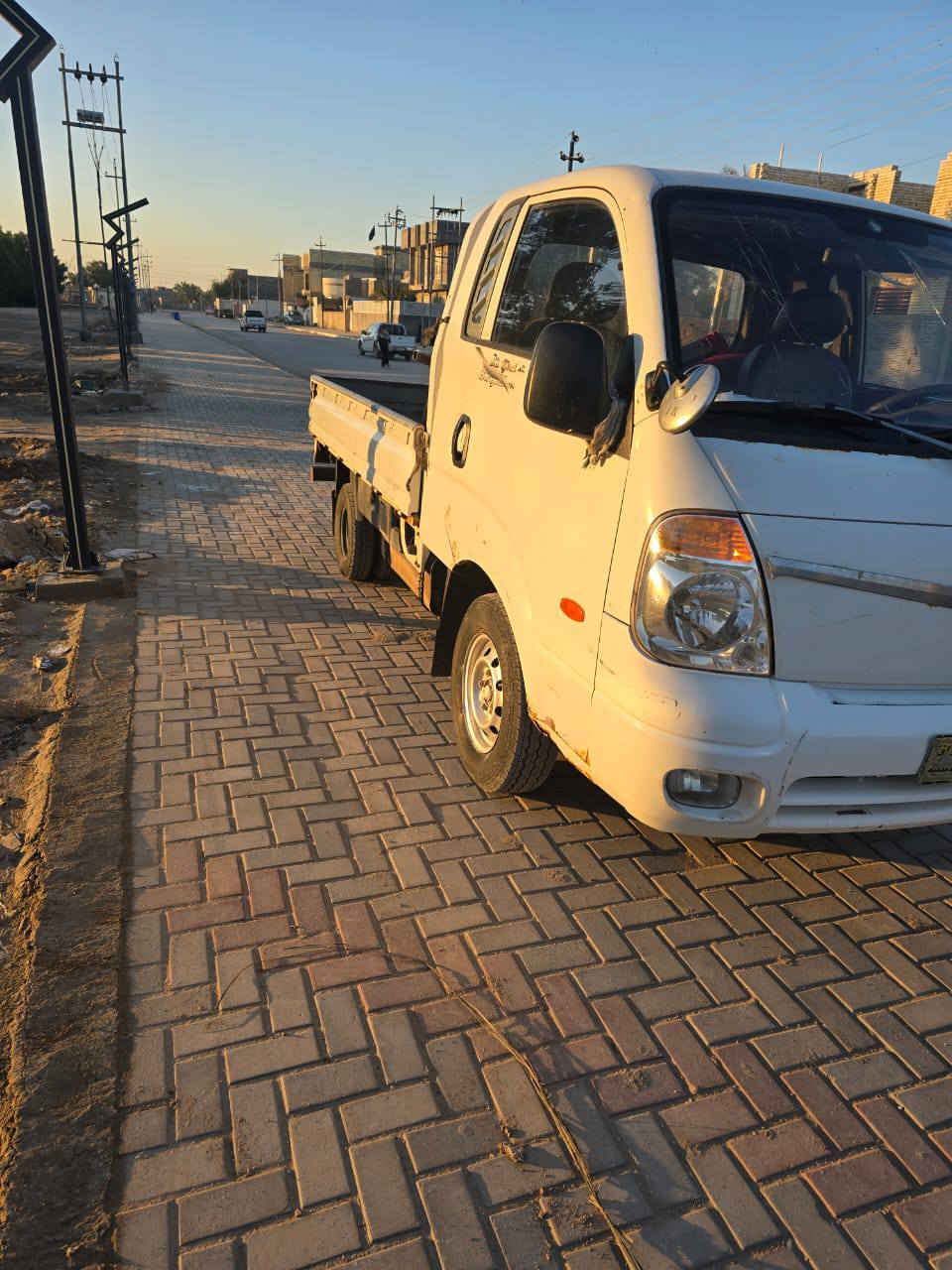 سلام عليكم
للبيع كيا بنگو موديل 2010 
محرك 3000 (سبلاين)
تخم تاير للاستفسار أكثر أتصل على الرقم 
***********
***********
