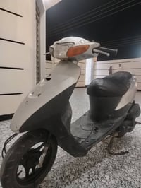 للبيع السعر ٣٥٠ المكان /حي الشهداء قرب جامعه الإمام الصادق ع أوراقه مو...