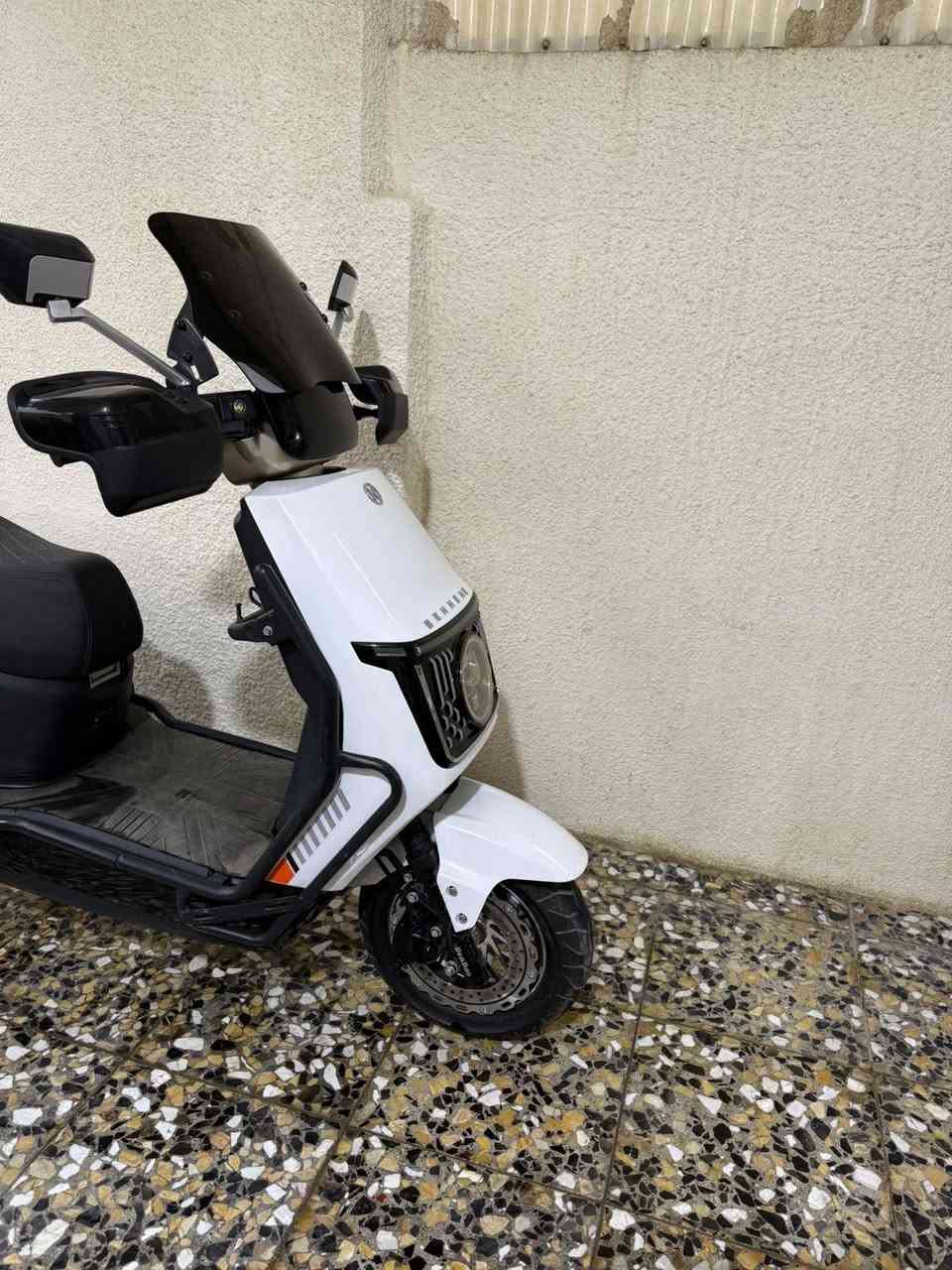 سلام عليكم من رخصه لادمن دراجه شحن للبيع جديده الدراجه للستفسار ***********
