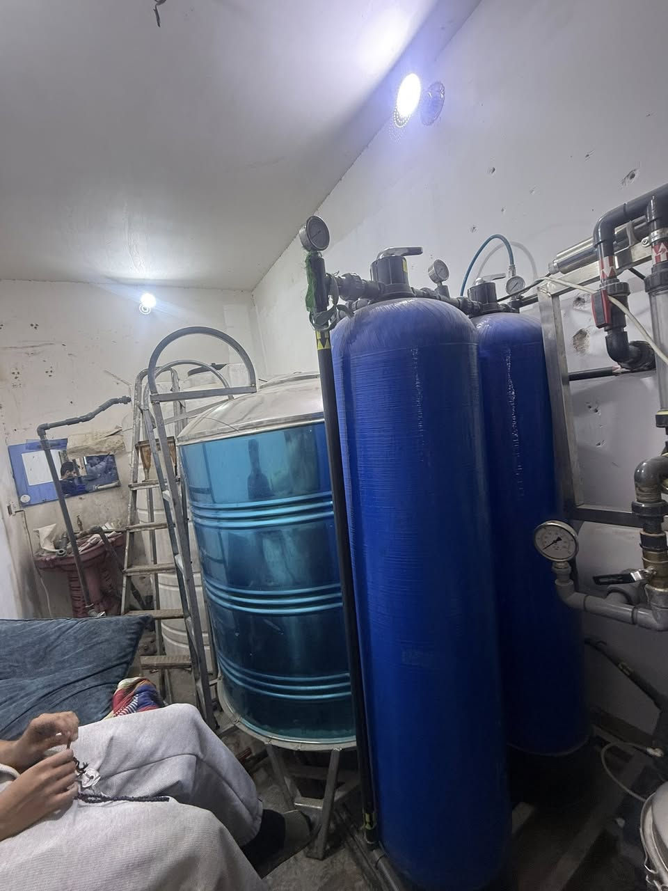 محطه اخت الجديده مناقصه شي ماطورات ايطاليه تصفيه درجه اولى اكرر مابيه اي نقص مكاني بغداد الكرخ السعر 3250 وبيه مجال للشراي  ***********
