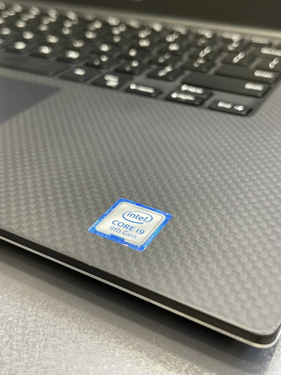 لابتوب قوي جداً ومتميز i9 جهاز المهندسين والمصممين 💻💻
 WORKSTATION
كارت شاشة خارجي NVIDIA QUADRO T2000 4GB
ومعالج i9 جيل 9
لابتوب هندسي ولبرامج التصاميم وللالعاب متميز 🔥👷‍♂️
￼بسعر الجملة وبسعر الاستيراد كمية محدودة 

‎السعر: 750 ألف دينار فقط والتوصيل مجاني ✅  

DELL PRECISION 5540 WORKSTATION 
يوفرلك احتياجاتك للبرامج الهندسية 👷‍♂️وبرامج التصاميم
وللالعاب
افخم اجهزة DELL
معالج i9 فئة H الجيل التاسع

9TH GENERATION i9-9880H

المواصفات:

معالج: ‏INTEL CORE i9-9880H 
جيل 9 معالج فئة H عدد الانوية 8 CORES
16 THREAD Turbo. Boost Clock Up to 4.80 GHz
-رام: 32GB DDR4 قابل للزيادة
-ذاكرة: 512GB NVME M.2 SSD
-كارت شاشة خارجي: NVIDIA QUADRO T2000 4GB VRAM
-كارت شاشة داخلي: intel UHD GRAPHICS 16GB
حجم الشاشة : 15.6 FHD دقة IPS  
‎نظام التشغيل: Windows 11 Pro  اورجنال
‎كيبورد ضوئي ليزر عربي/إنكليزي  
‎مداخل: Type-C و USB HDMI 
بصمة اصبع

‎ ضمان لمدة 3 أشهر من تاريخ الاستلام  
نسبة نظافة الاجهزة اكثر من 99% كما موضح بلصور 
يحق للزبون فحص الجهاز بلكامل قبل الاستلام من المندوب 
في حال اختلاف المنتج عن الموصوف لك كامل الحق برفض الطلب دون دفع اي اجور توصيل
 
-تنصيب البرامج الهندسية مجاناً
AutoCad 3DS MAX MATLAB PHOTOSHOP ADOBE…. 

مع كل جهاز هدية حقيبة وماوس وايرلس بلوتوث🎁  
‎توصيل مجاني لكل أنحاء العراق

‎السعر: 750 ألف دينار فقط والتوصيل مجاني ✅  

‎للطلب أو الاستفسار:  
‎مراسلة الصفحة أو الاتصال على الرقم ***********  
‎عنوان المكتب أربيل-شارع سلطان مظفر
