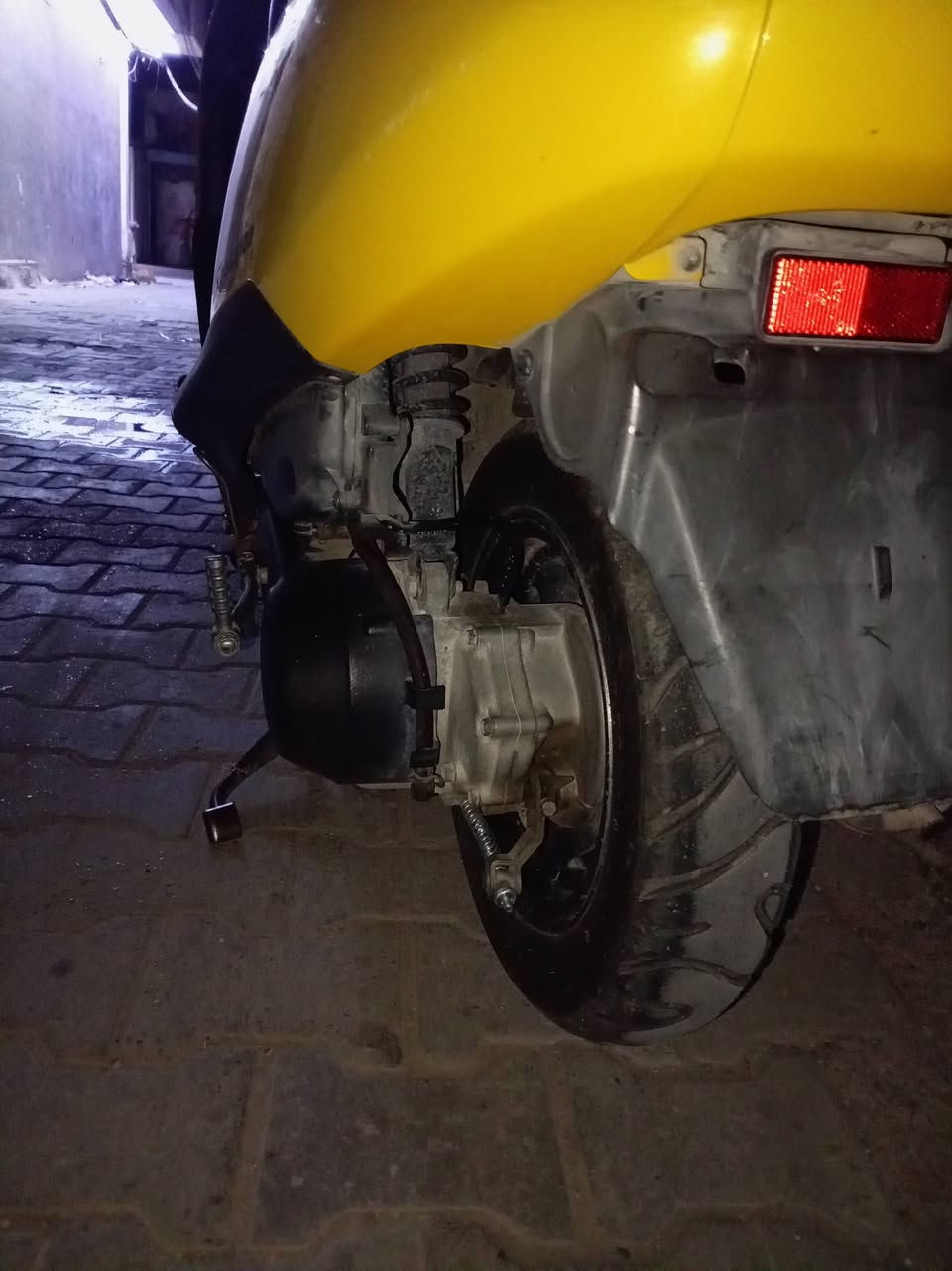 سلام عليكم سبيسي ياباني بعد حاويه دراجه ملوين بيه مجال حك جيه مستعجل علئ بعته ***********
