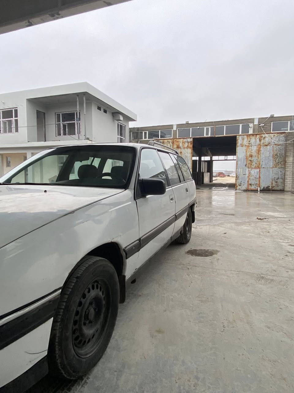 السلام عليكم اوميكه 20 كير محرك شرط تدفئه شغاله كابون لأدعم صبغ السياره حلوه ماشالله دواخل نضيف  ارفلو مالشركه مامفتوح   السعر 30 وبيها مجال التواصل *********** بس وتساب الكورك ***********
